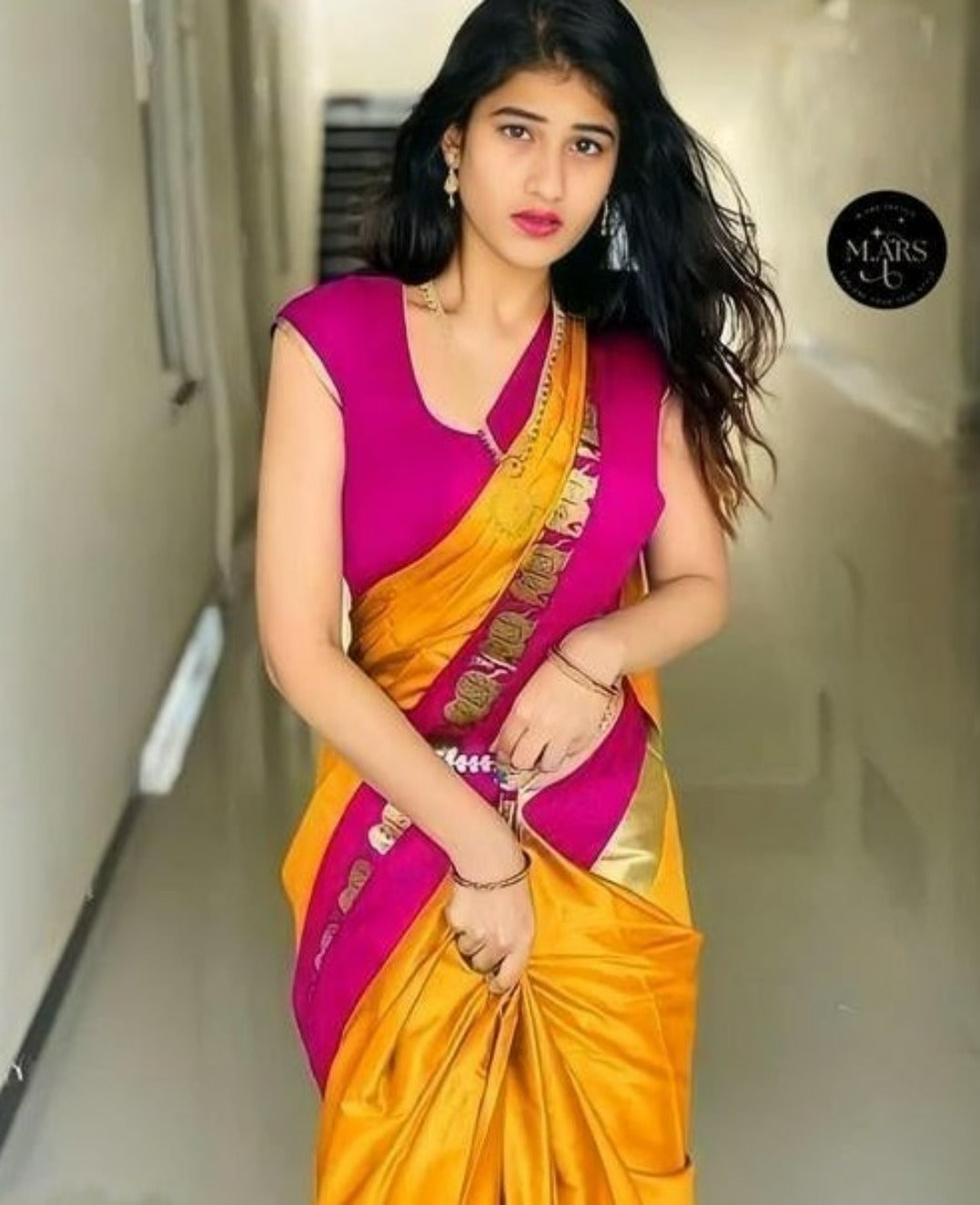 Jashiya.Com ₹587/- Aagam Petite Sarees