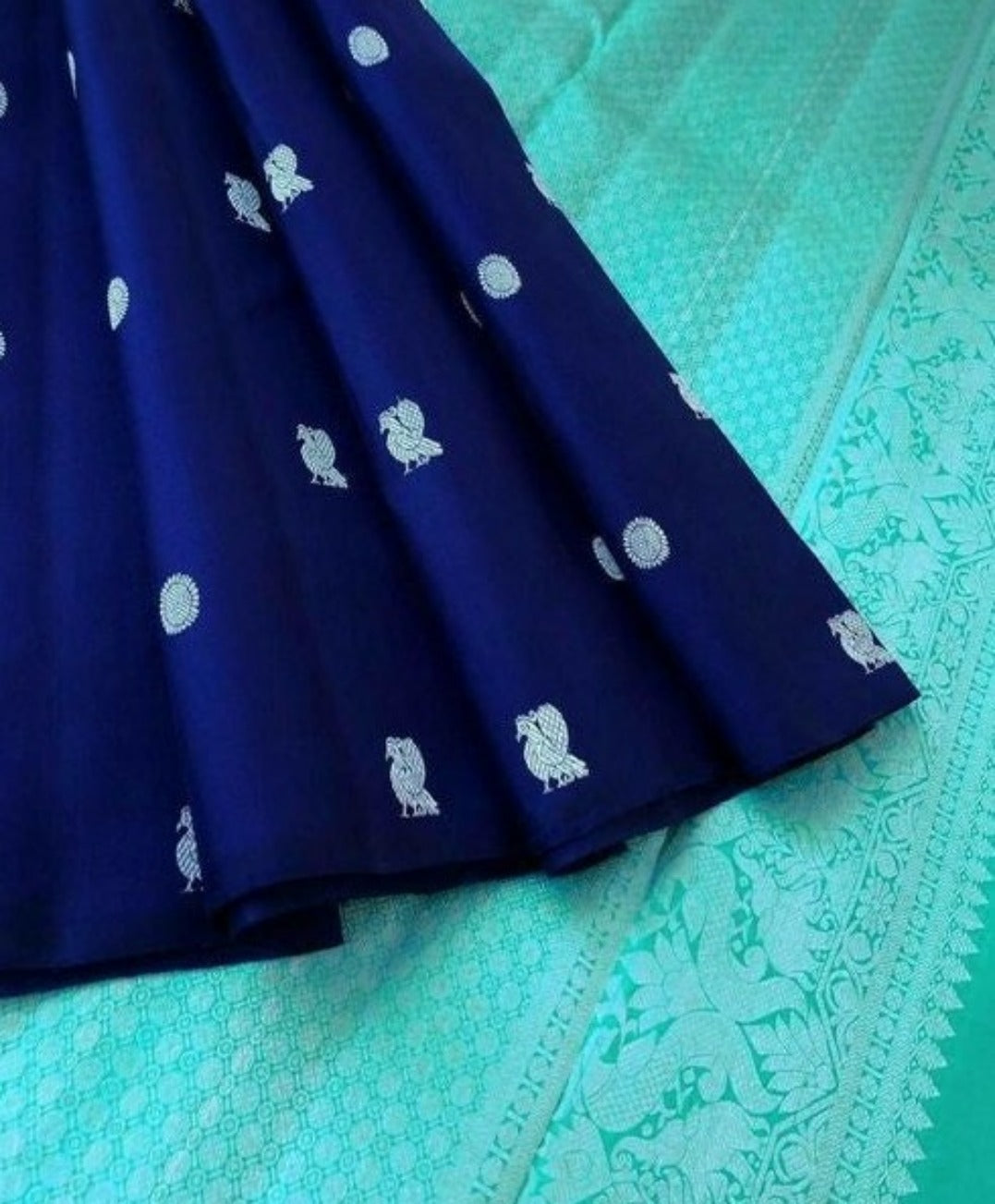 Jashiya.Com ₹510/- Ensemble Sarees