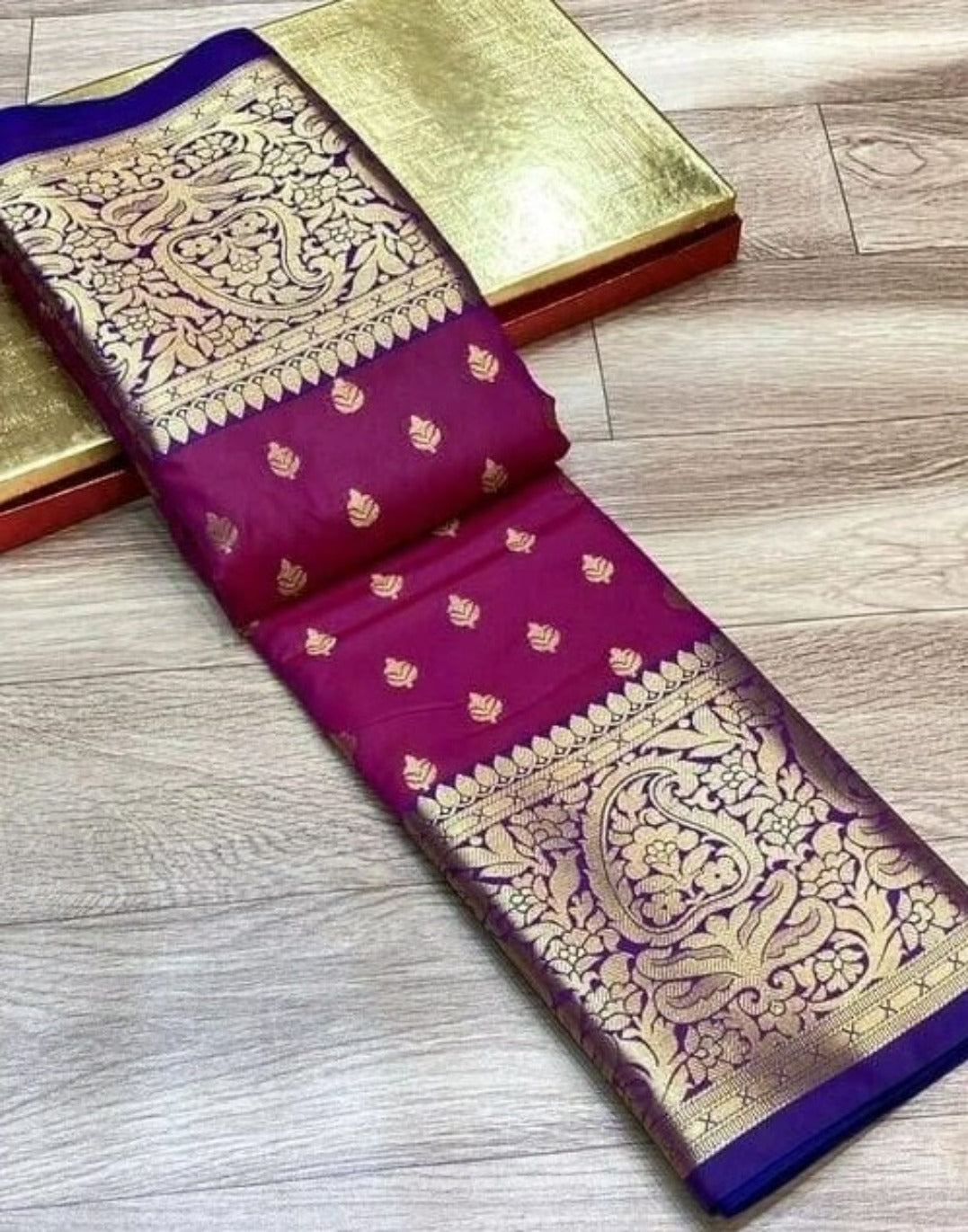 Jashiya.Com ₹959/-Myra Voguish Sarees