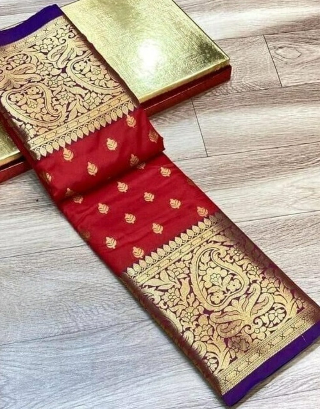 Jashiya.Com ₹959/-Myra Voguish Sarees